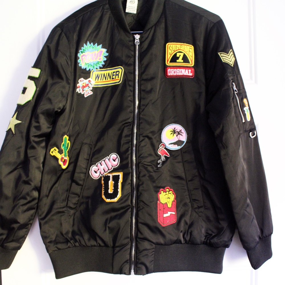 Trendy patches bomber jacket